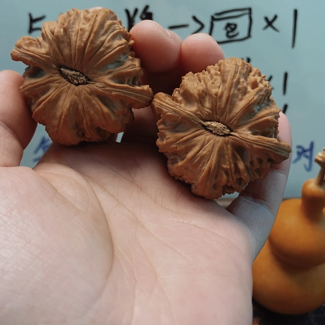 章****吊坠桃核12345678白狮子