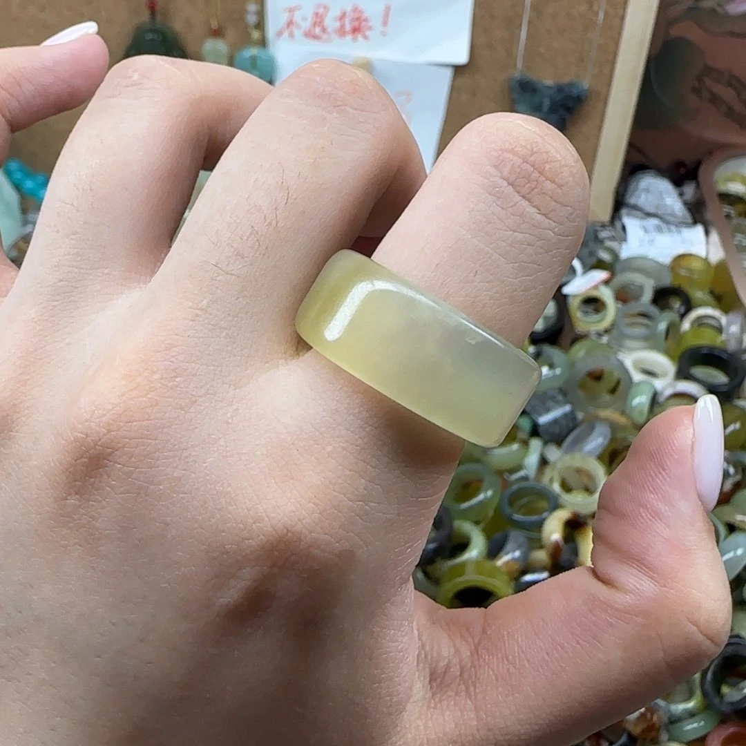 蛇纹石玉未镶嵌戒指内径18.1 港17