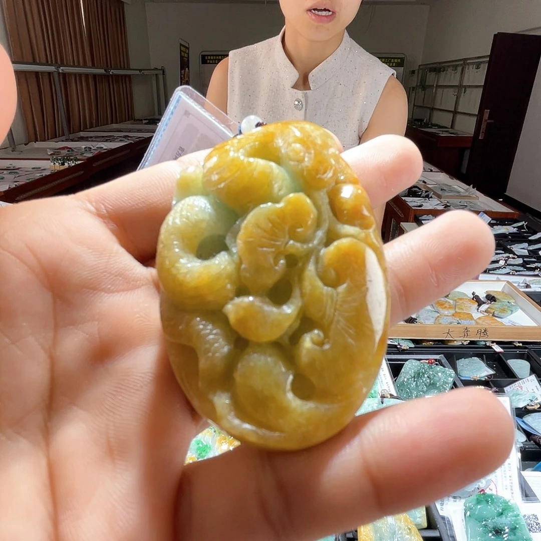 翡翠未镶嵌颈饰一