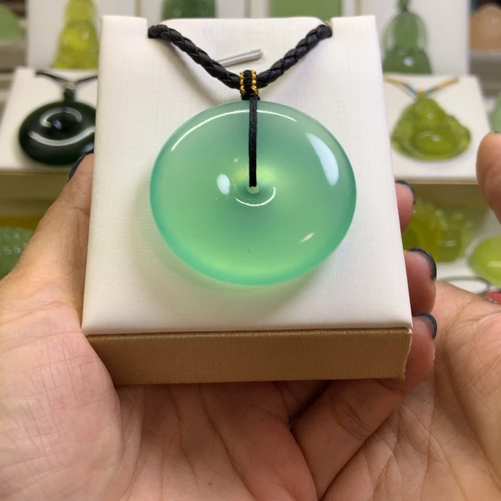 【闪购商品】蛇纹石玉未镶嵌颈饰