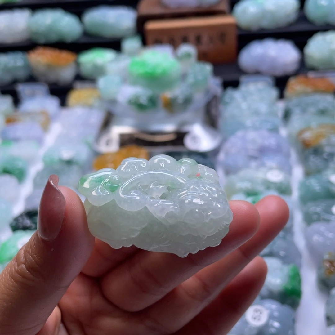 翡翠颈饰未镶嵌貔貅