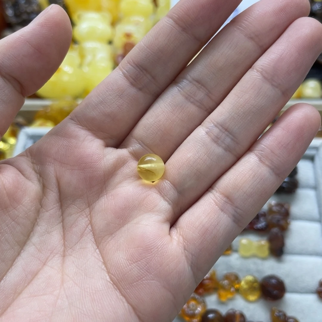 ****裸石琥珀未镶嵌存