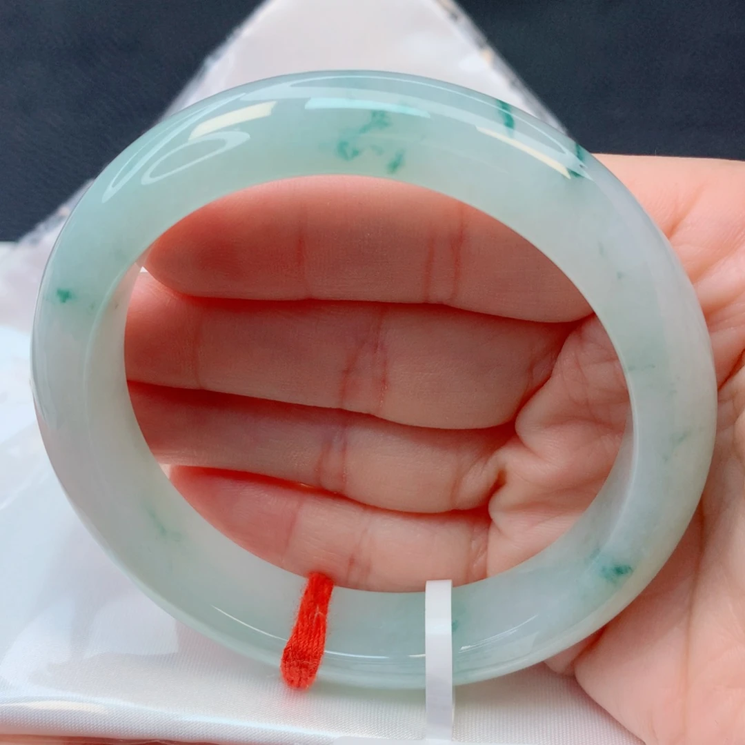 翡翠未镶嵌手镯58-59细糯冰起胶光绿底飘花