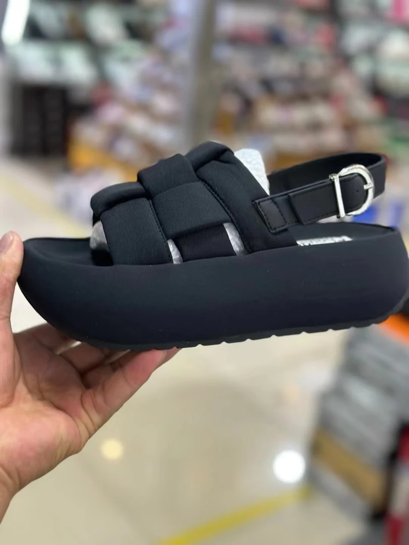 女士编织 罗马凉鞋