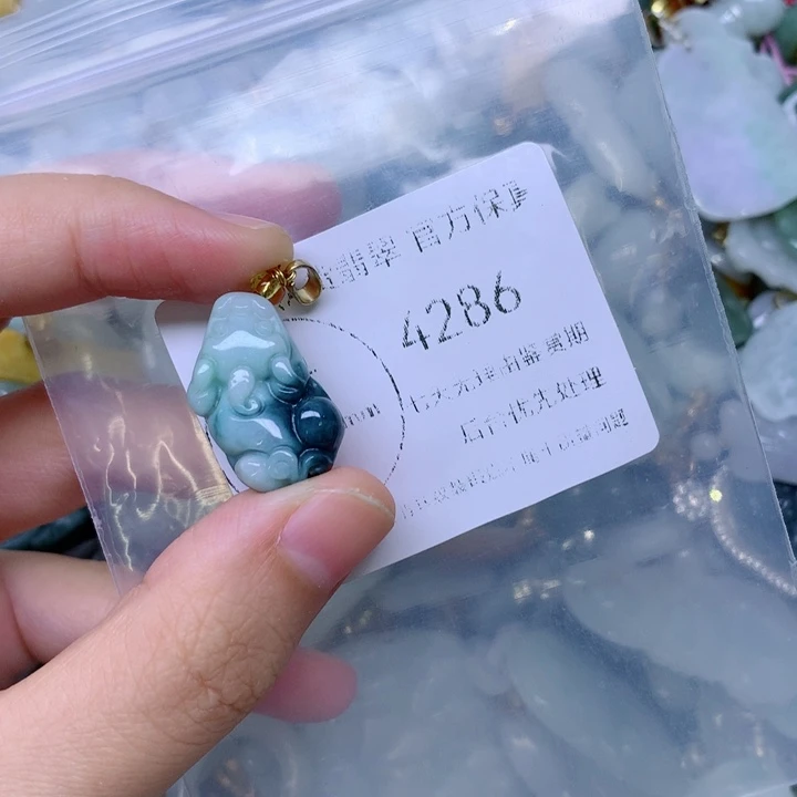 吊坠(不含链)未镶嵌翡翠