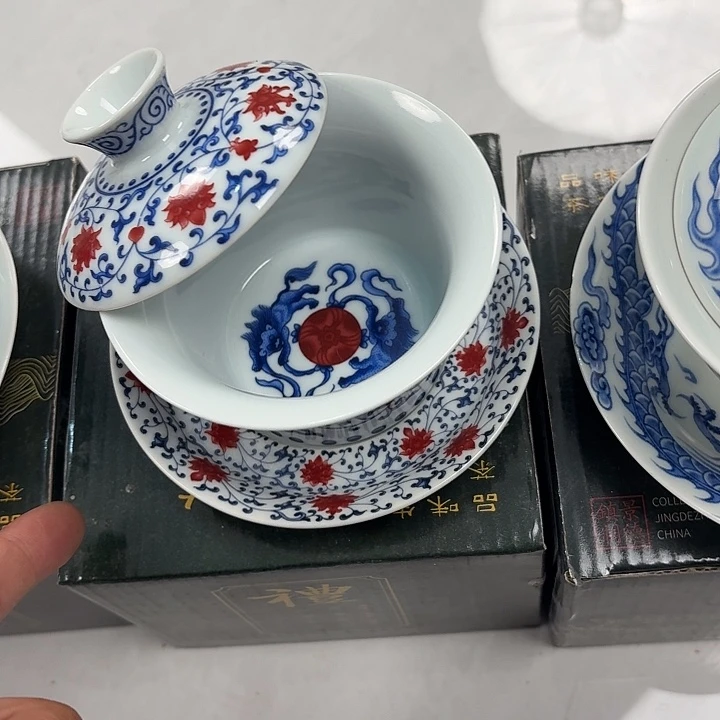 瓷片釉里红缠枝莲三才马蹄盖碗景德镇