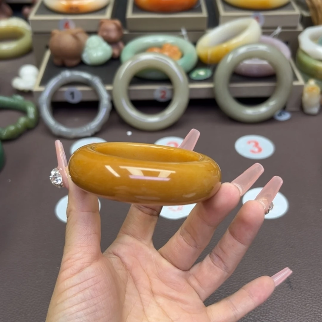 石英质玉手镯未镶嵌C****芯