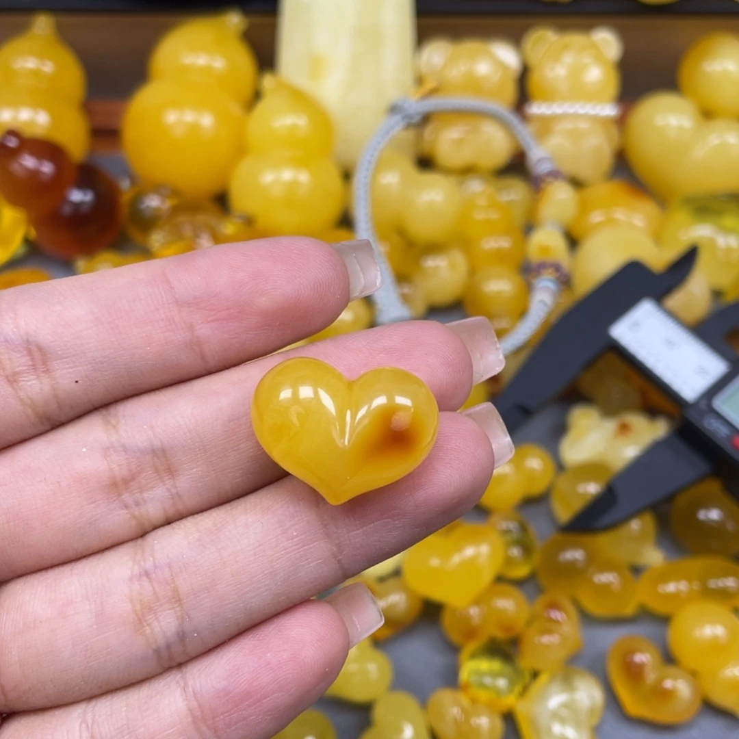 琥珀未镶嵌珠宝奇石