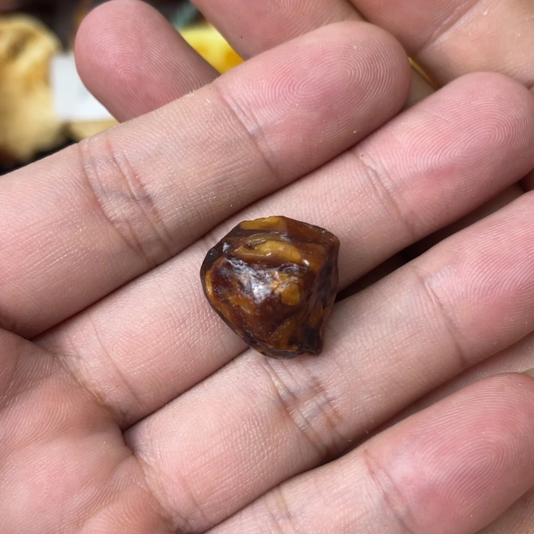 地***崽定制蜜蜡原石定制