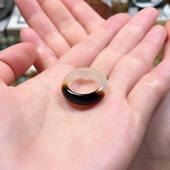 蛇纹石玉未镶嵌戒指