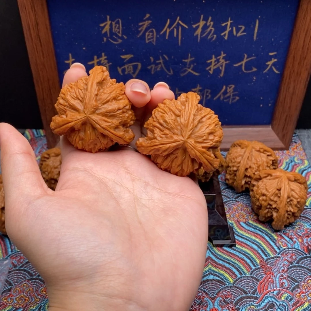 【闪购商品】?****y白狮