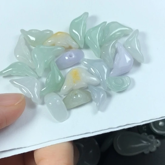 翡翠未镶嵌颈饰缅甸A货，每天下午1点半开播