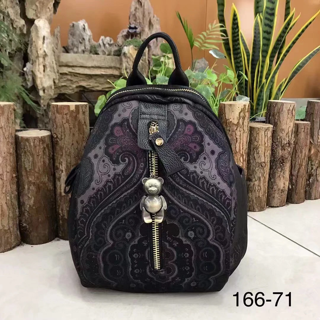 双肩包轻包百搭多功能