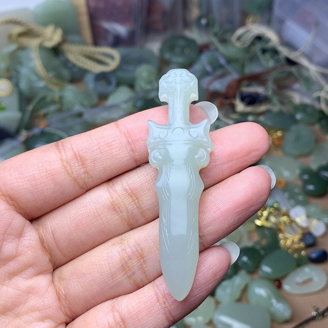 和田玉未镶嵌颈饰