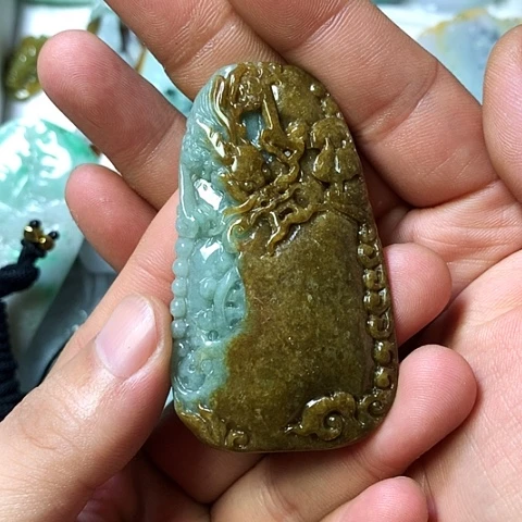 用***9翡翠未镶嵌颈饰天然缅甸翡翠a货