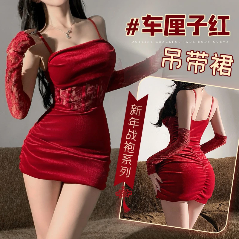 睡衣女款爆款2025新款蕾丝拼接褶皱红丝绒吊带包臀睡裙性