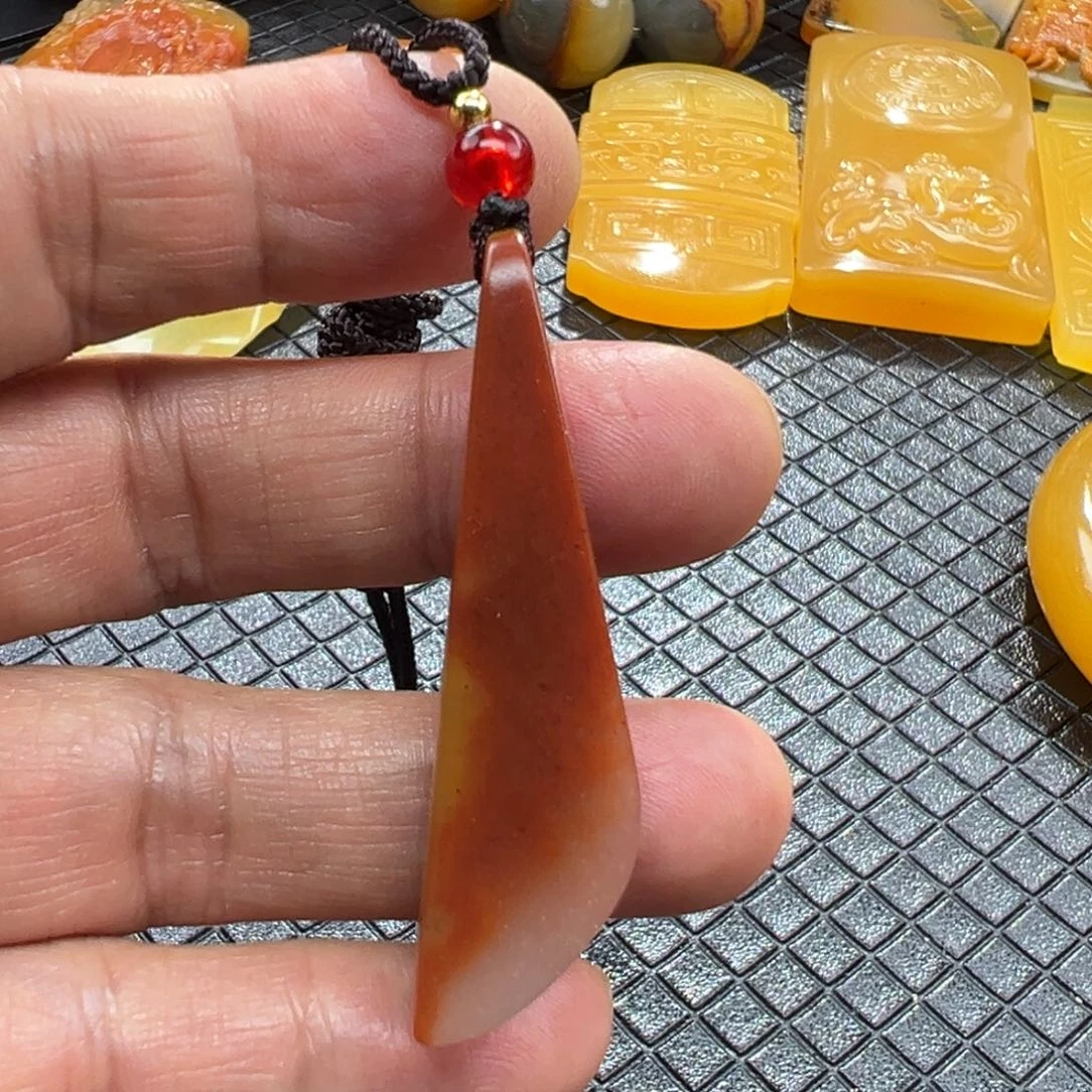 石英质玉未镶嵌颈饰