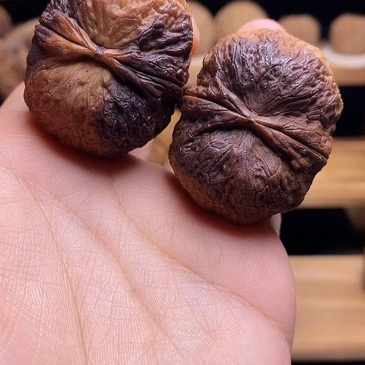文玩核桃吊坠狮头元宝41