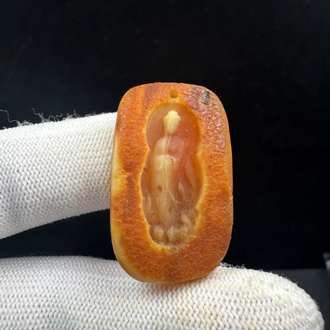 D3390【瑕疵】天然原矿蜜蜡 雕刻牌21*35*4.5mm支持复检假一罚十