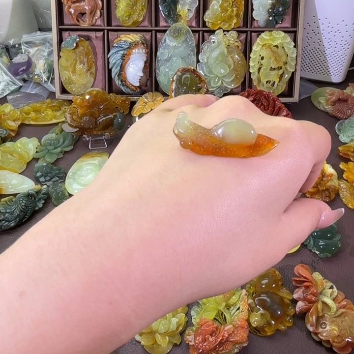 未镶嵌蛇纹石玉颈饰