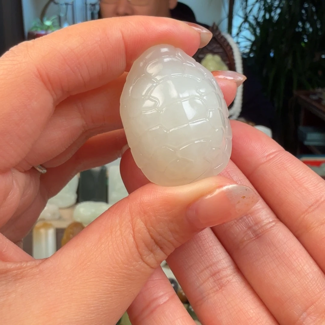 托***斯和田玉未镶嵌颈饰