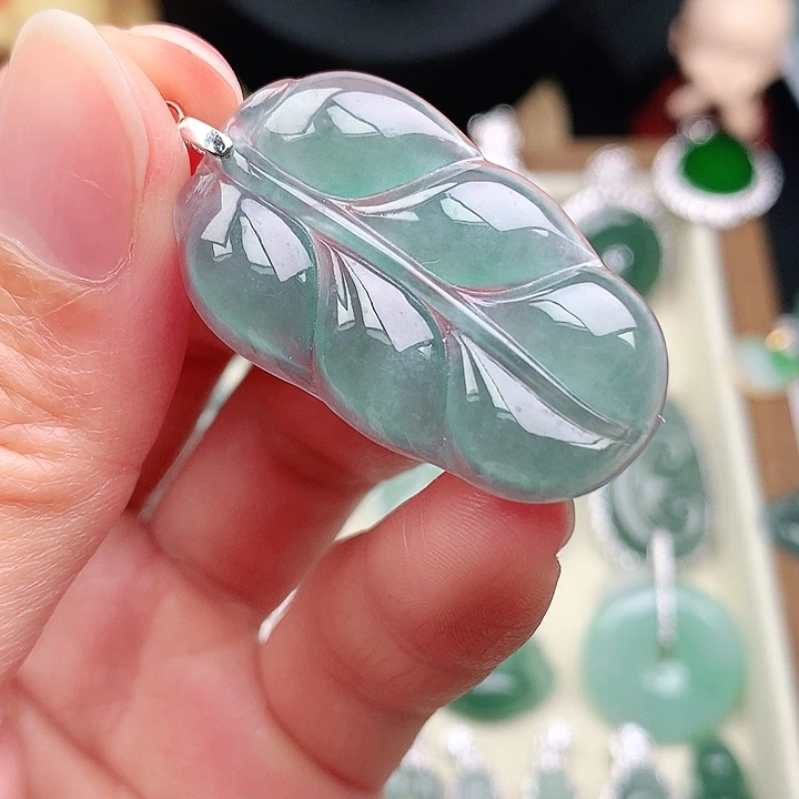 颈饰未镶嵌翡翠吊坠