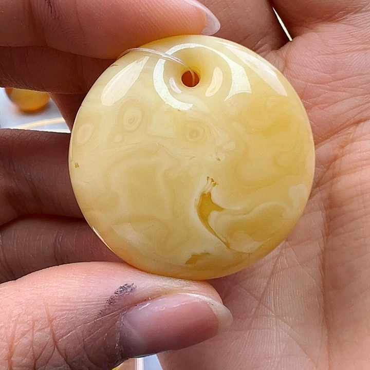蜜蜡未镶嵌珠宝奇石