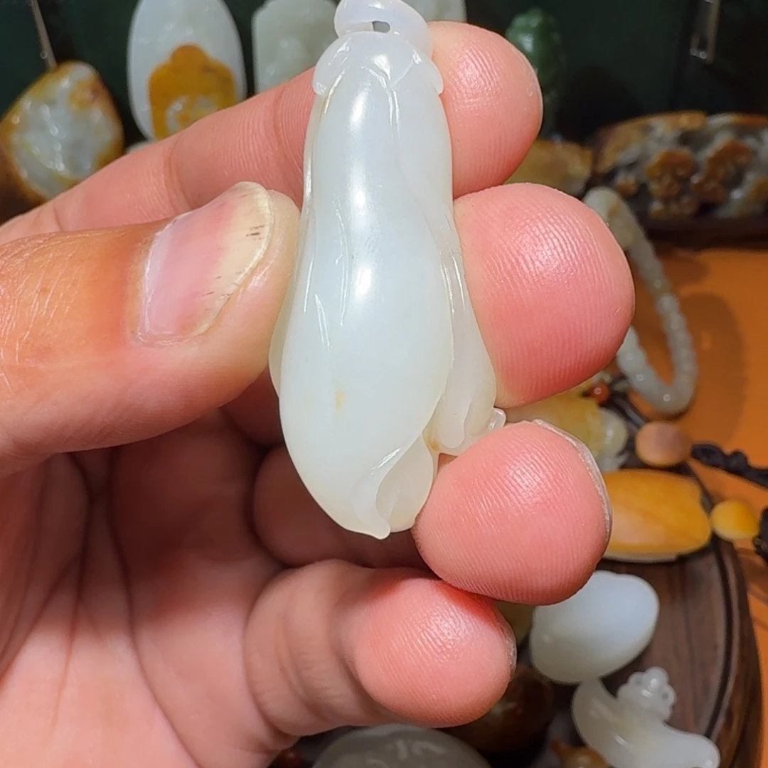 和田玉颈饰未镶嵌心**碍