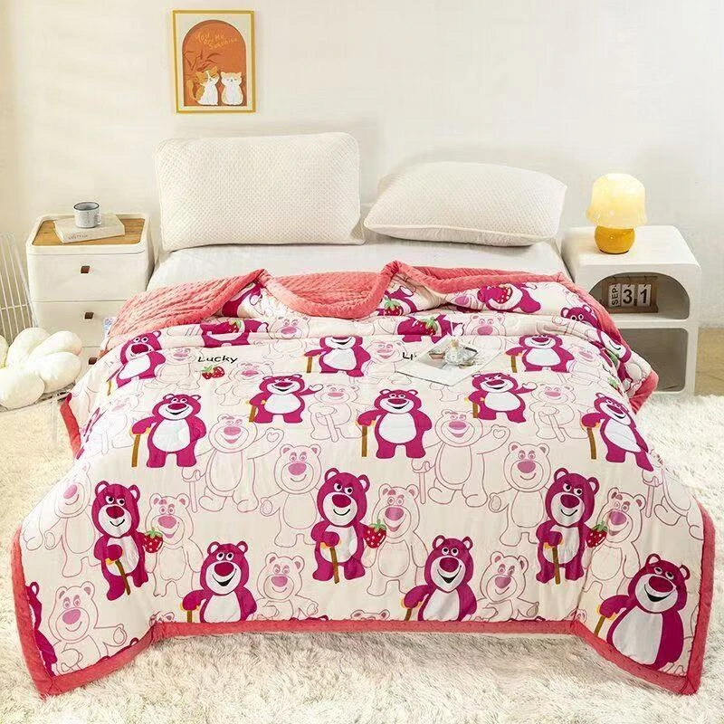 新款草莓熊绒被春秋被1