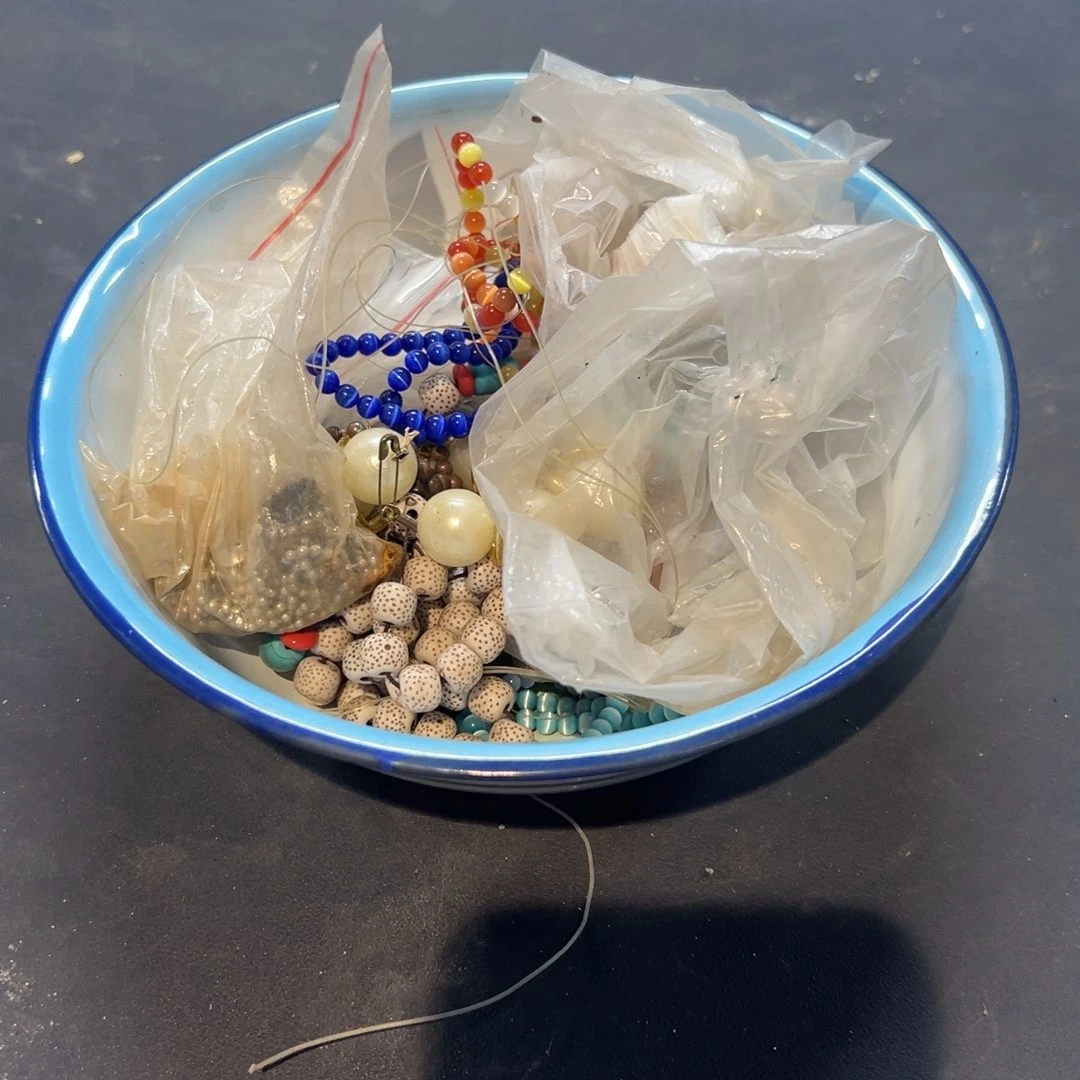 瓷片L**f拾六家的瓷器瓷器