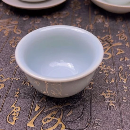 汝瓷永乐压手杯（点关注亮灯牌）
