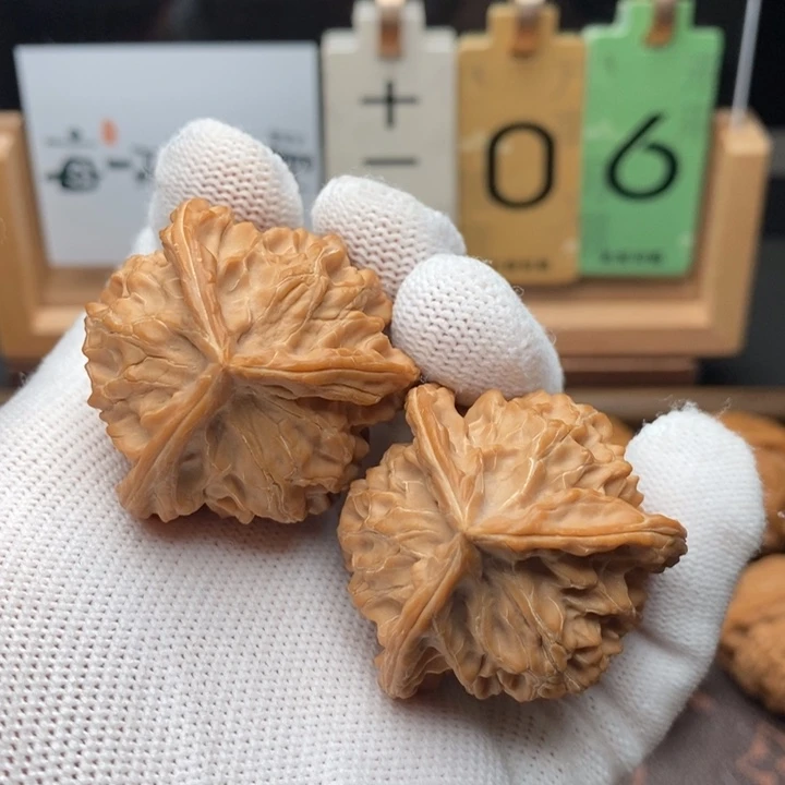 十***剑文玩核桃把件三棱39