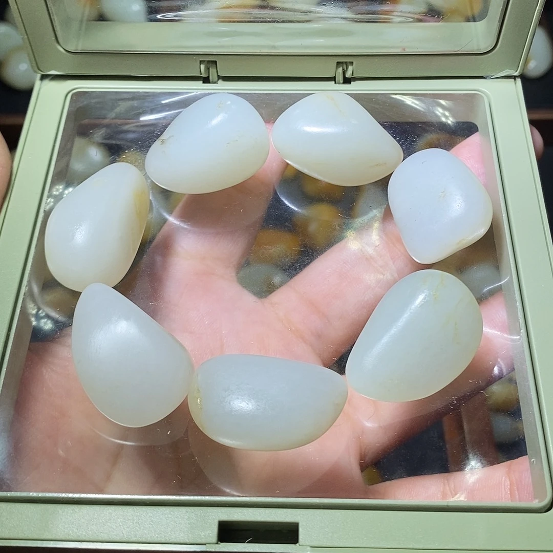 大***海和田玉未镶嵌手链