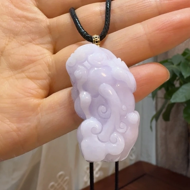 翡翠18K金镶嵌颈饰貔貅