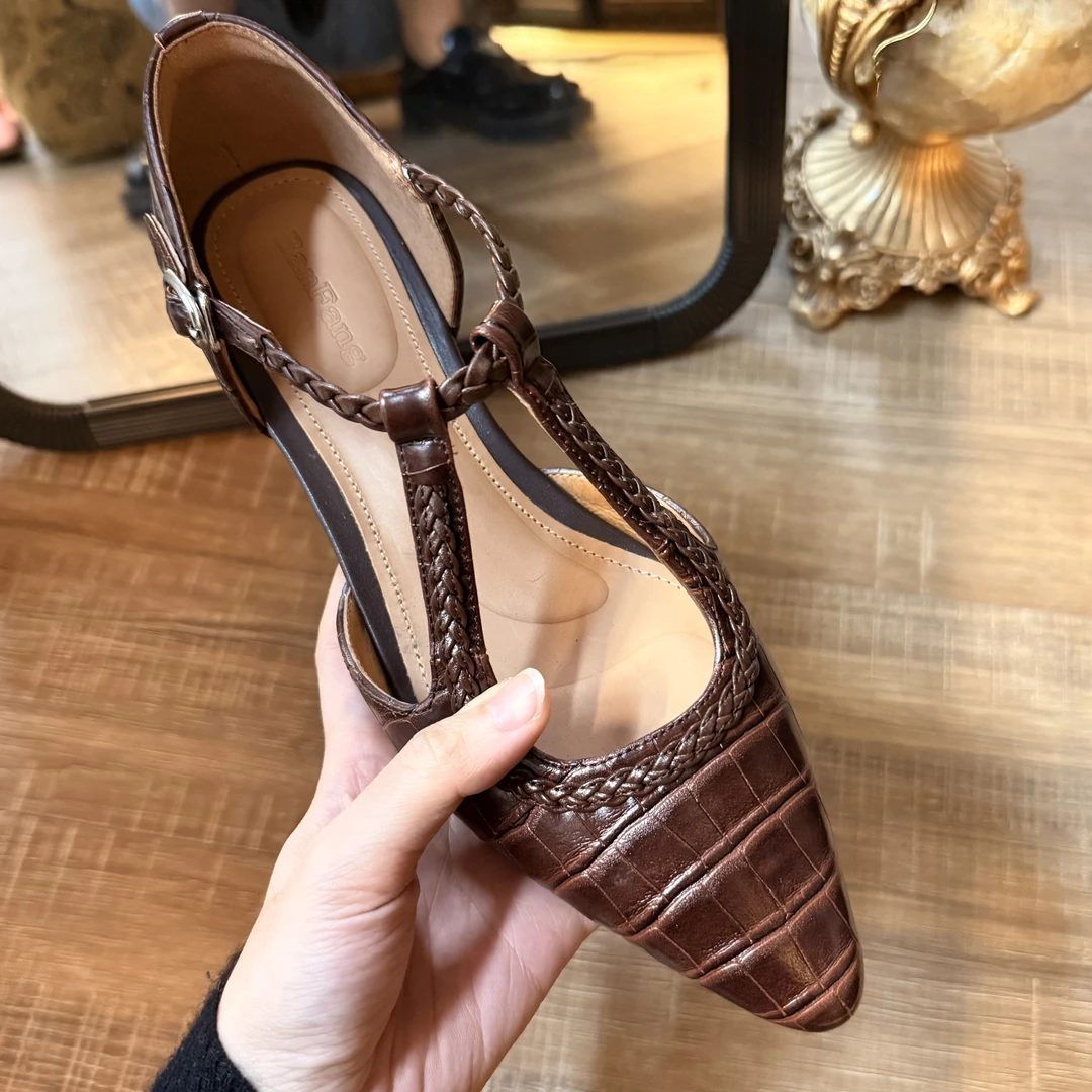 断码青沧尖头复古凉鞋|34-40|4.5cm夏季法式时装凉鞋单鞋粗跟辫花