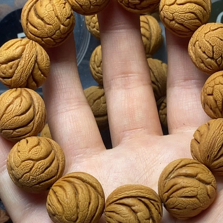 木质类秦岭山野生桃核