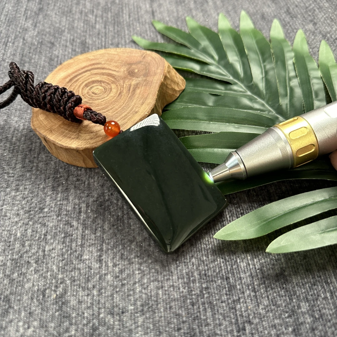 和田玉复古风格平安无事牌4*6玉吊坠多样性发其中之一