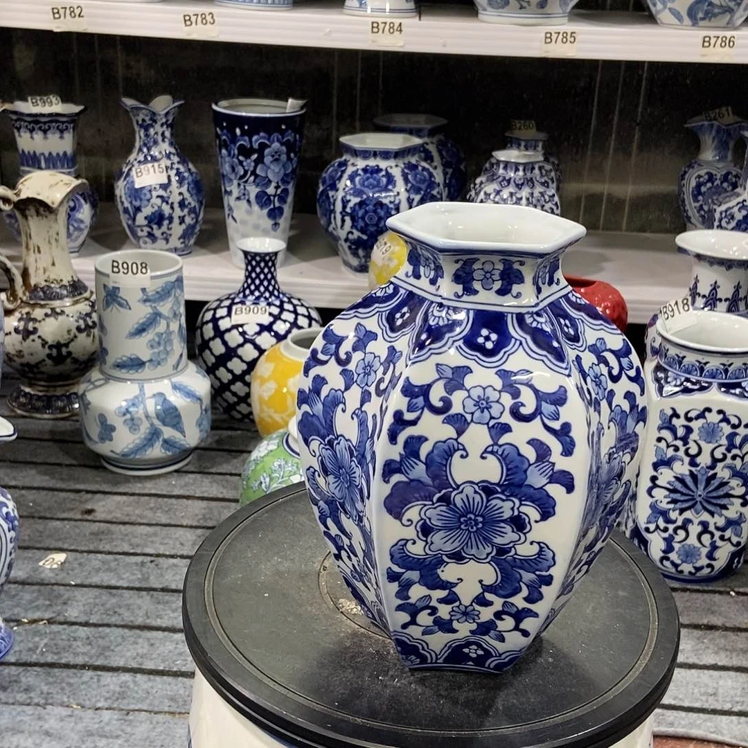 摆件花瓶手绘釉下彩