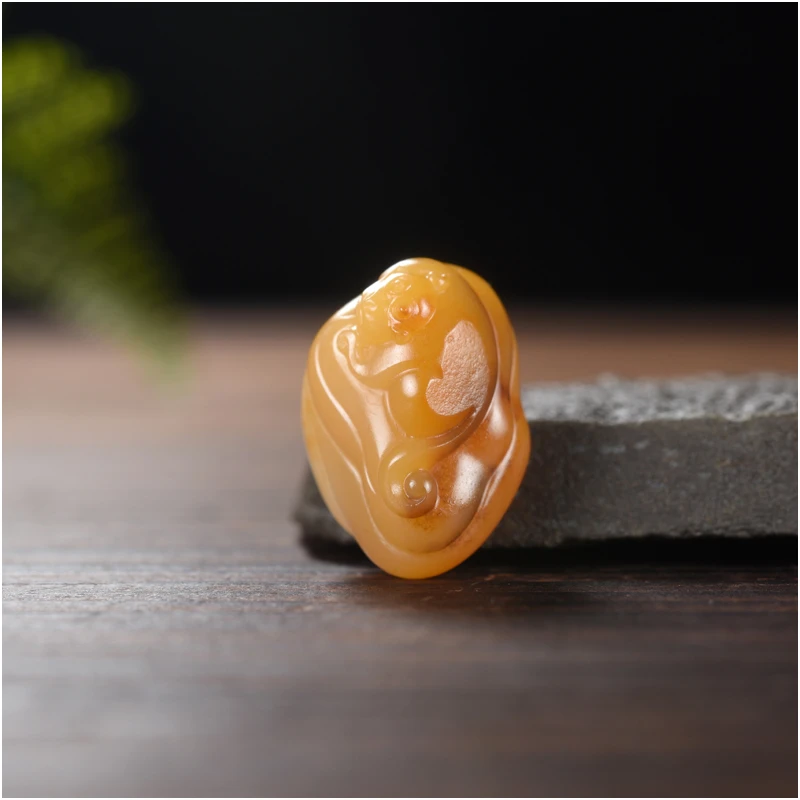 玉石缘【灵猴8g】新疆和田玉黄沁籽料精品生肖猴男女款挂件吊坠