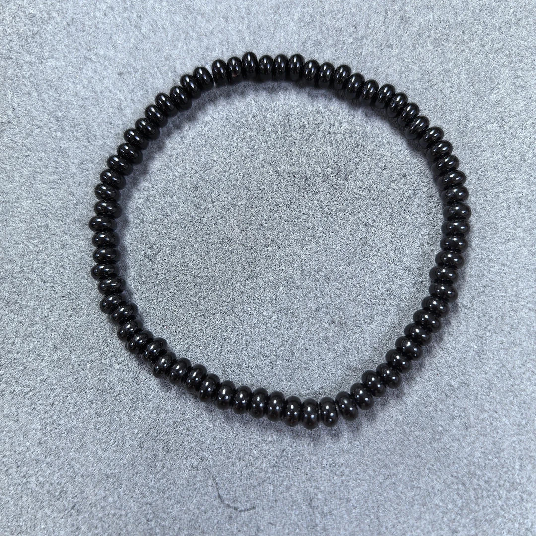 668号-卡4.5mm黑色算盘珠手串拍一发二