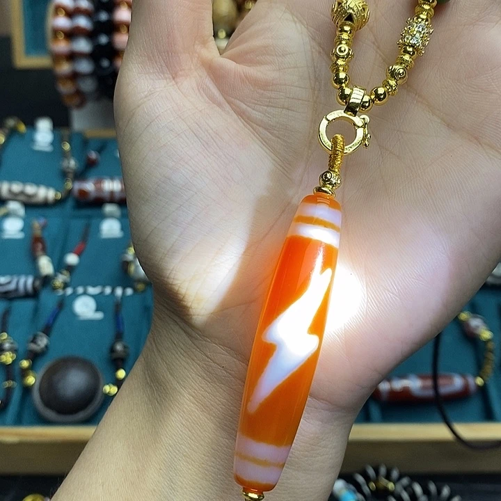 玛瑙/玉髓颈饰合金