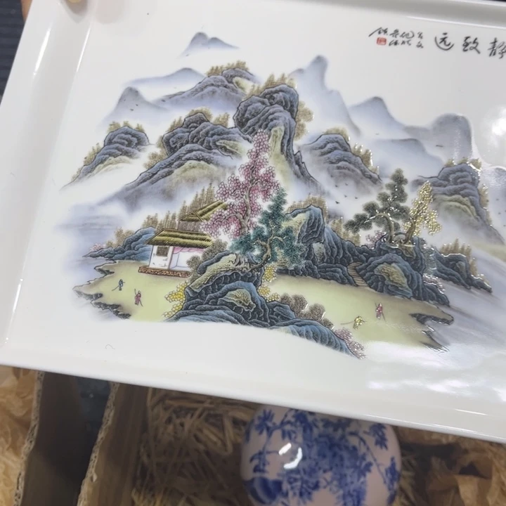 景德镇瓷器博物陈列中心是我国