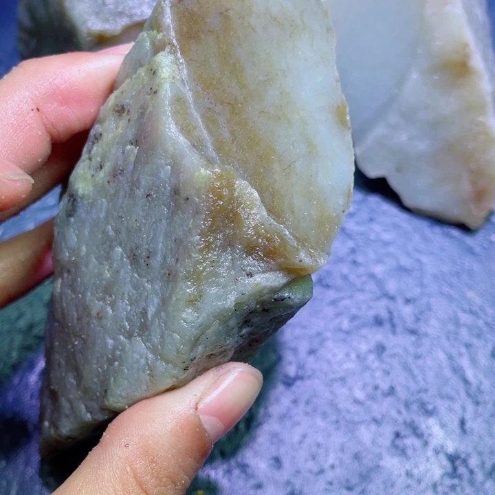 和田玉未镶嵌珠宝半成品