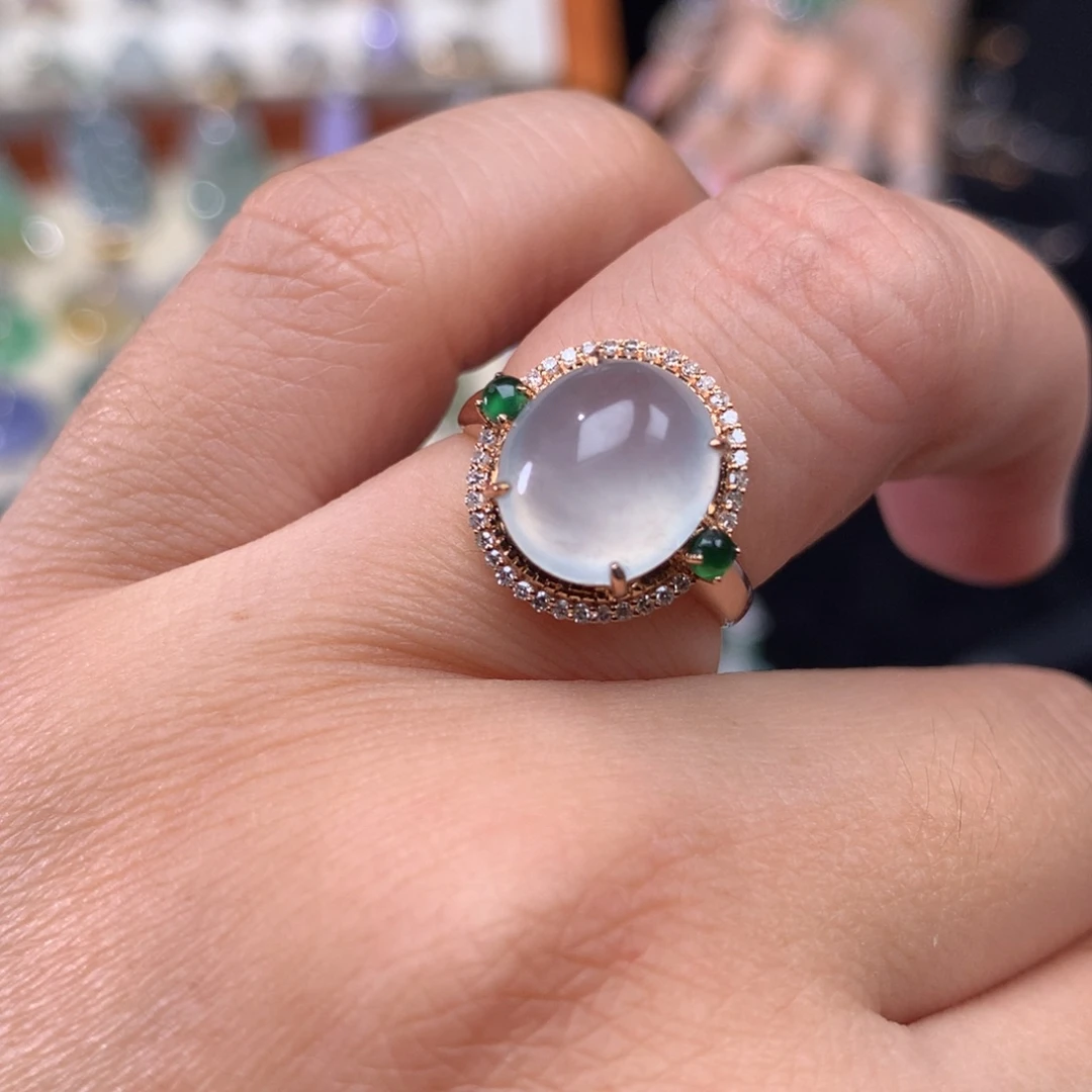 18K金镶嵌戒指翡翠蛋面戒指