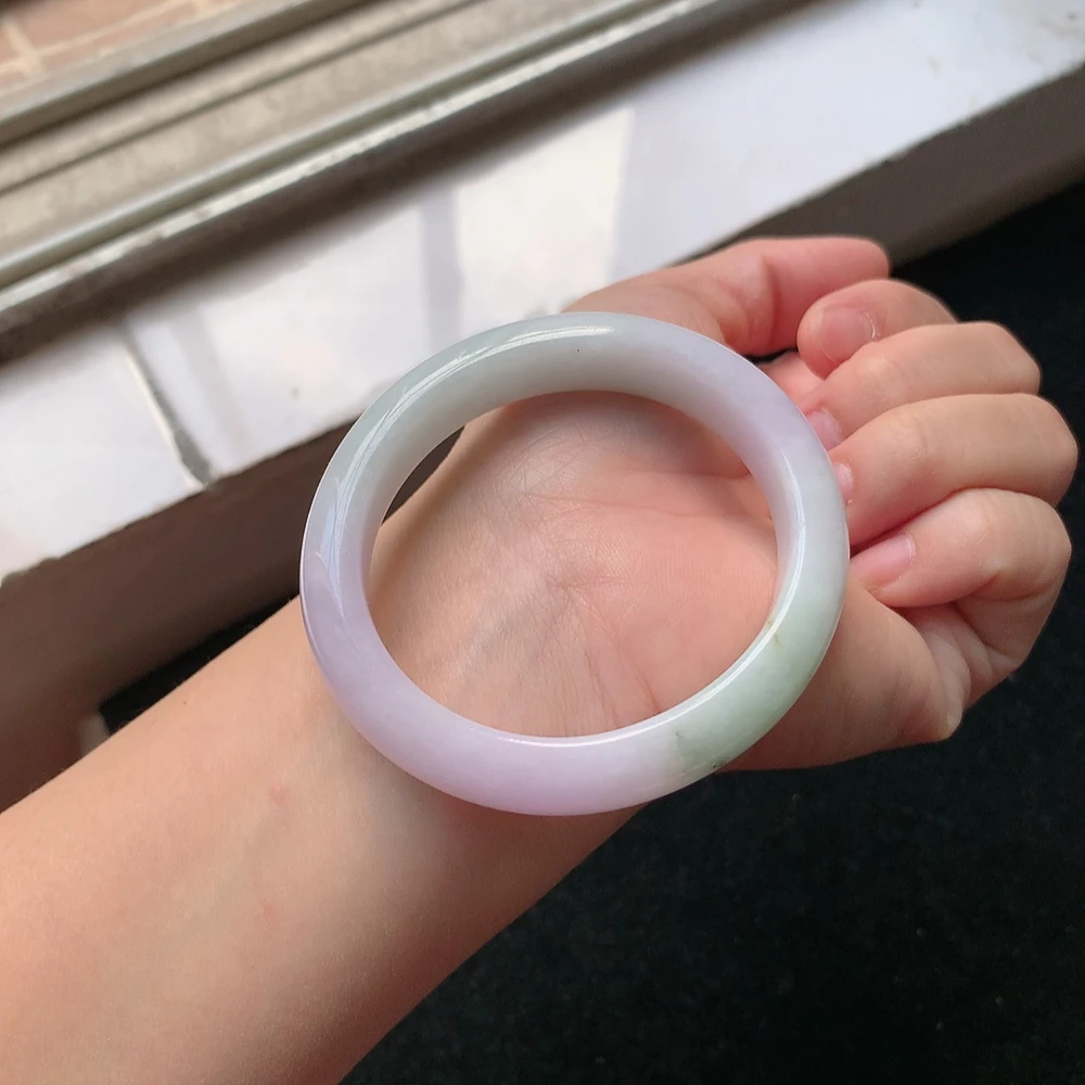 1694号 缅甸天然A货翡翠手镯53小圈口淡春彩飘花贵妃手镯