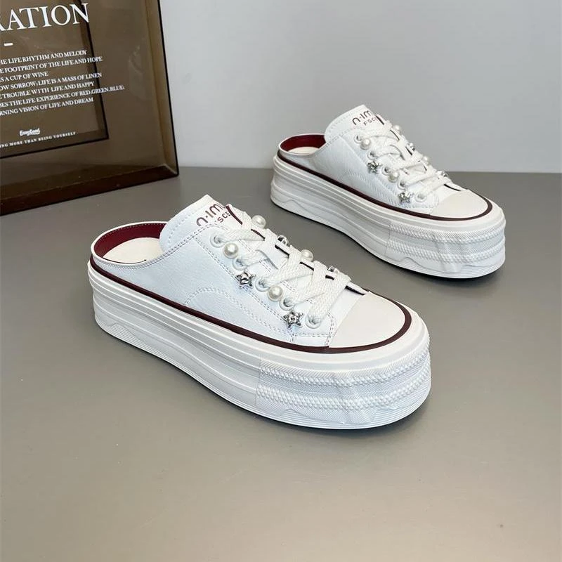 半拖包头鞋女2025新款爆款高级感外穿珍珠铆钉厚底休闲小白鞋潮酷