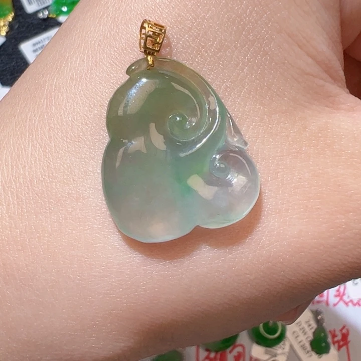 翡翠颈饰18K金镶嵌翡翠