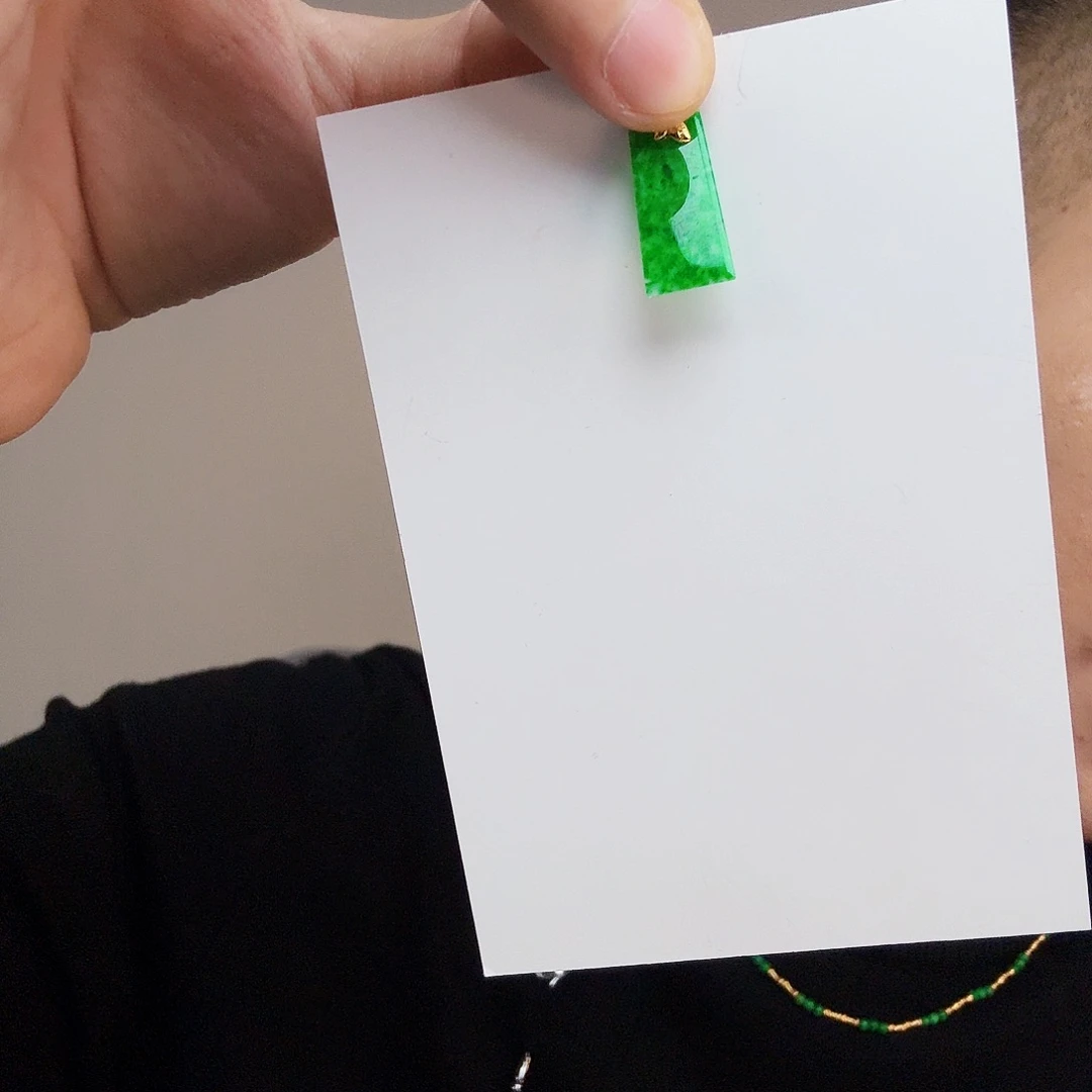 翡翠18K金镶嵌颈饰一件