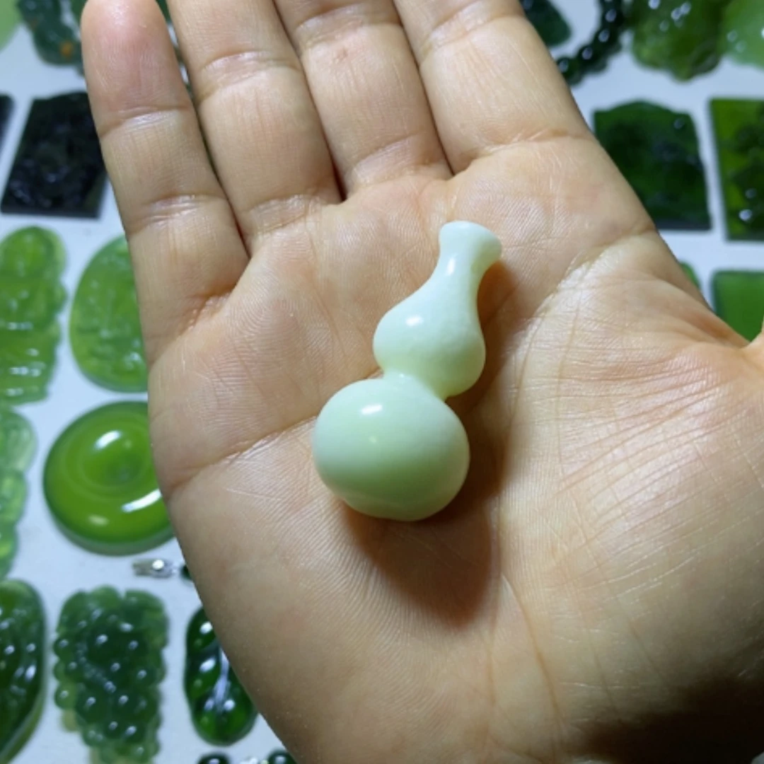 【闪购商品】未镶嵌蛇纹石玉颈饰