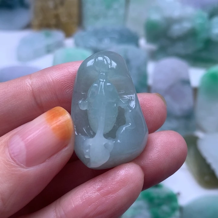 定制翡翠未镶嵌挂件金鱼挂件